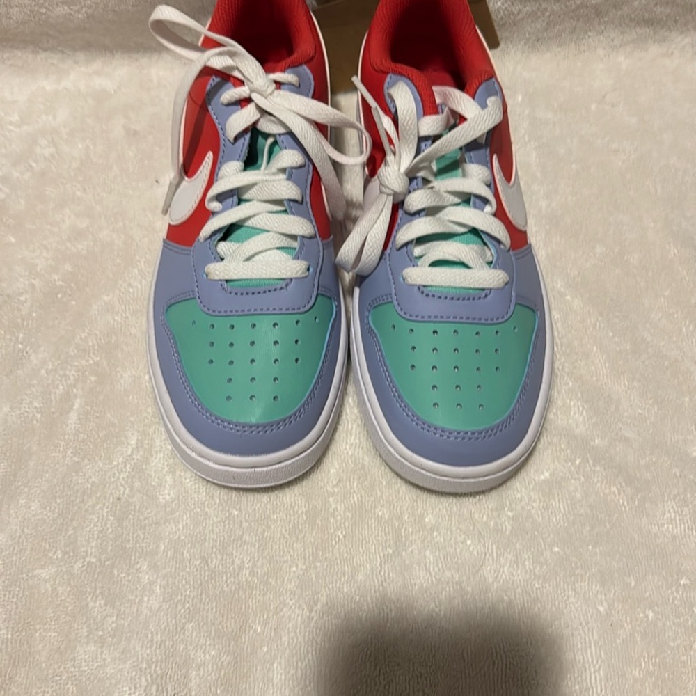 Nike Court Borough Low Recraft. NWT 4Y